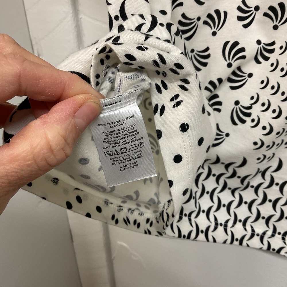Ann Taylor Tshirt Size Medium - Picture 5 of 6